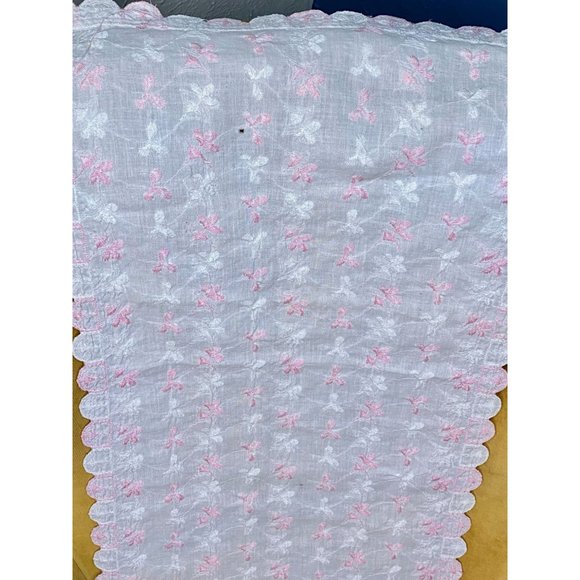 VINTAGE TABLE RUNNER Pink White Embroidered - Scalloped Edge - 38" x 12" -Floral - Picture 8 of 10